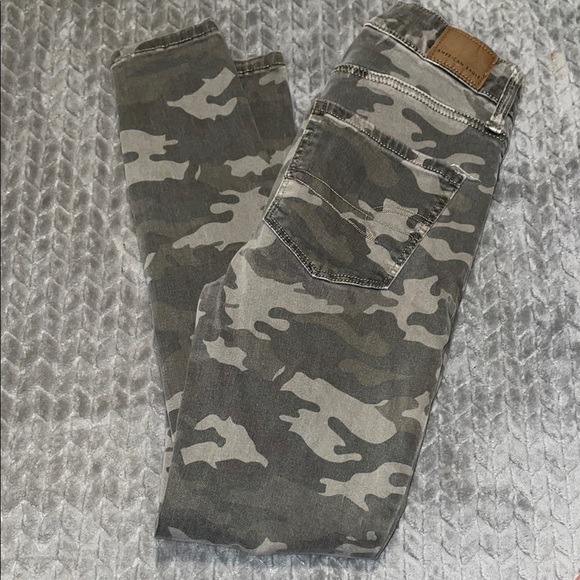 American Eagle N(E)XT LEVEL STRETCH Hi-Rise Jeggings.  Camouflage. Size 2 Short. - Picture 1 of 12